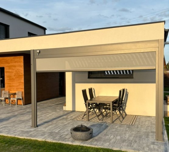 Bioklimatická pergola INTRO PLUS 4x3 m, hliník - do stěny