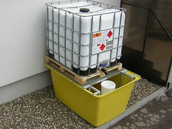 Laminátová záchytná vana pod IBC kontejner